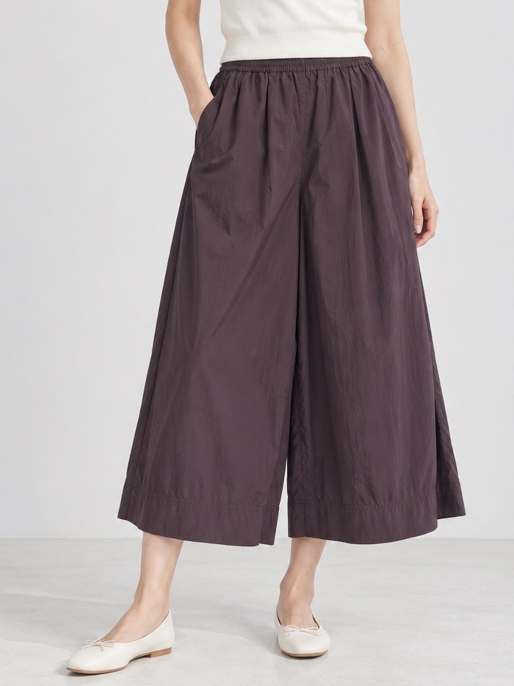 UNIQLO Dark Brown Wide Legged Nylon Cropped Pants Culottes Baggy XS